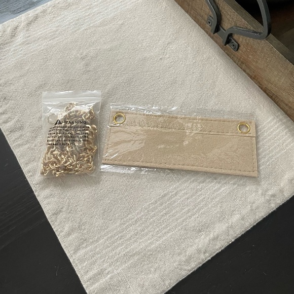 New wallet insert and 47” gold chain. - Picture 2 of 2